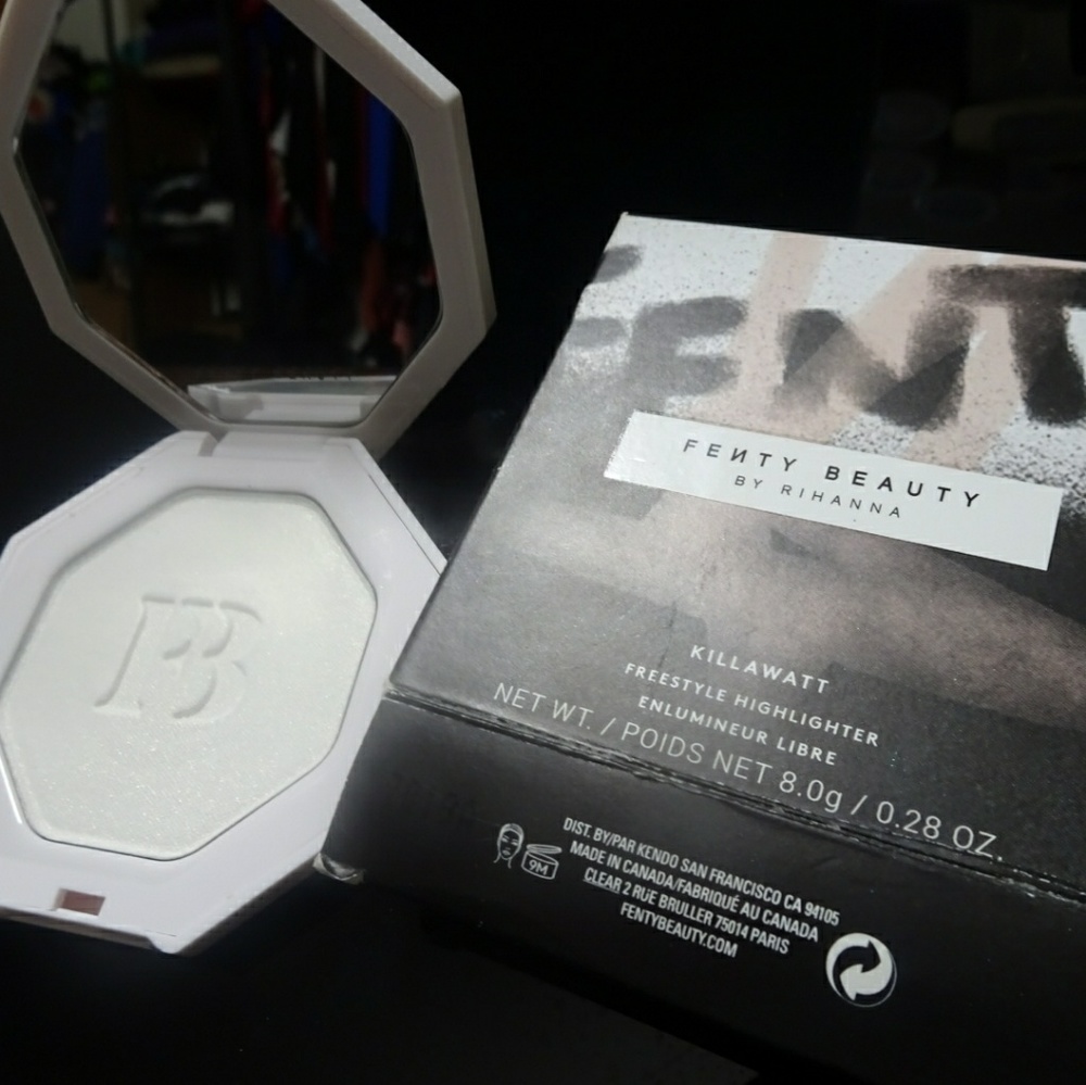 Fenty Beauty Rihanna Highlighter Metal Moon